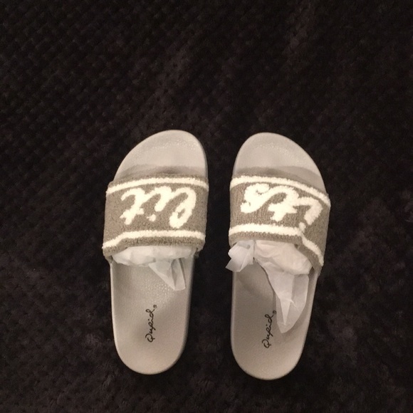 NWT It's Lit Comfy Slides - Picture 2 of 4